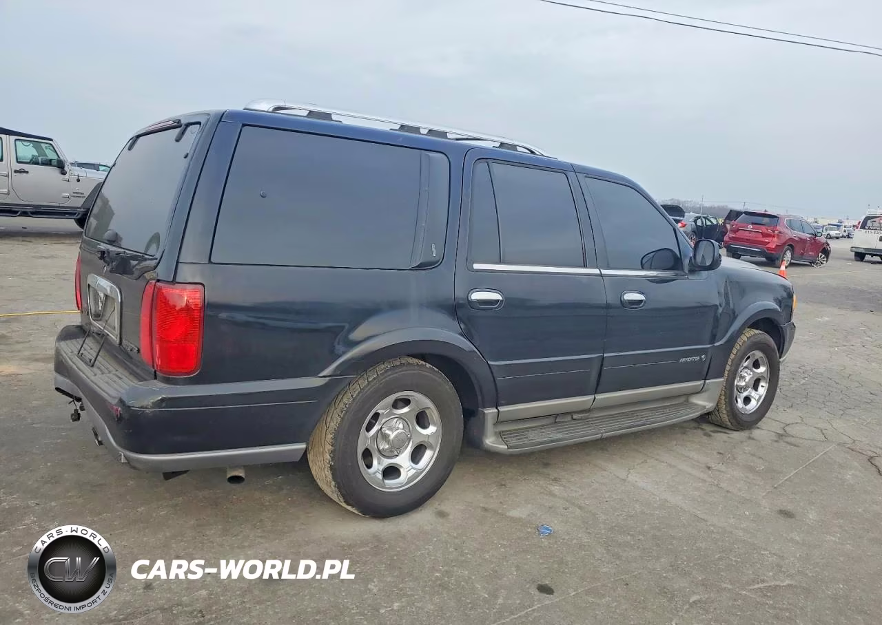2001 Lincoln Navigator VIN:5LMEU27R01LJ09013 - 3
