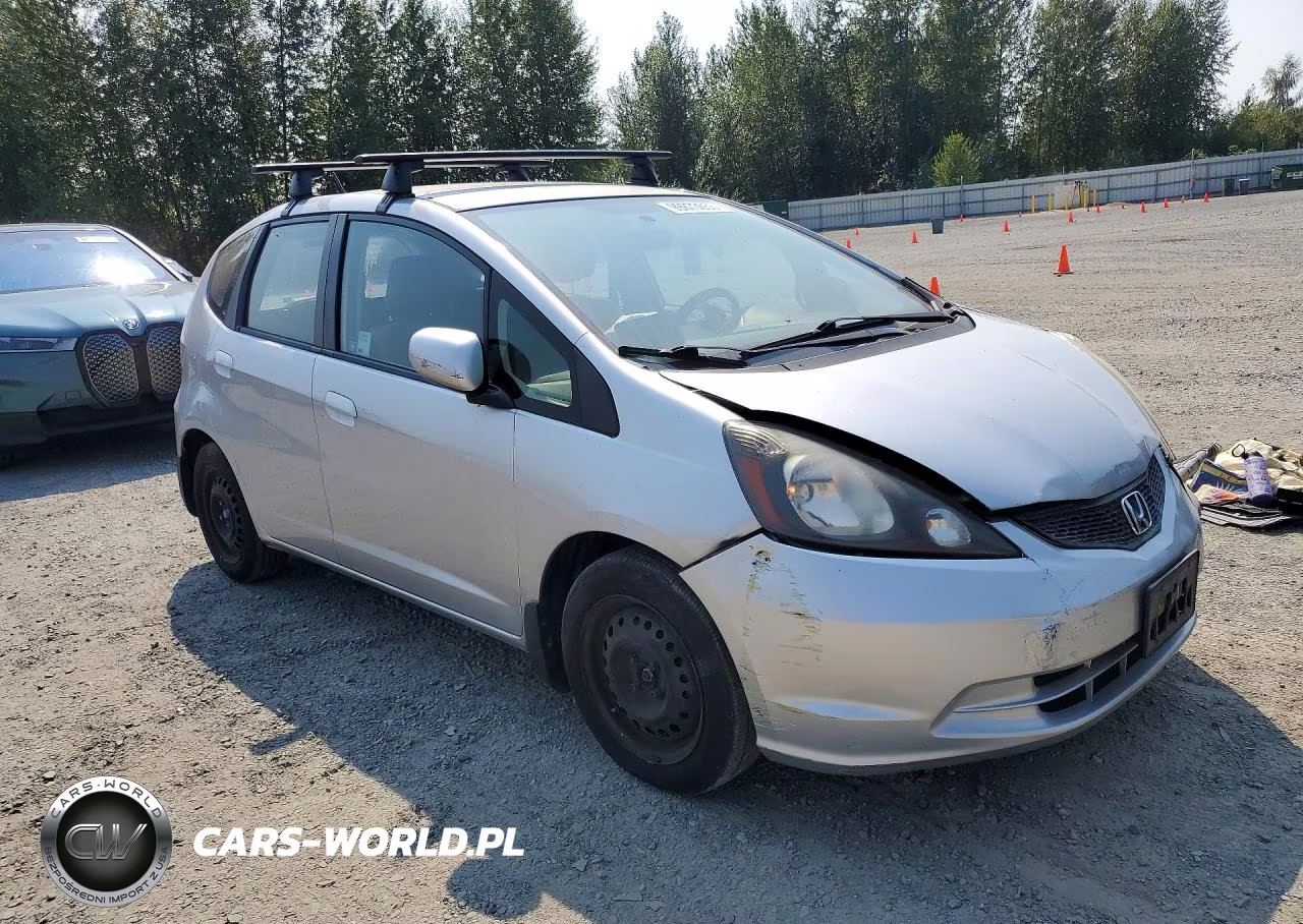 2013 Honda Fit VIN:JHMGE8H38DC078395 - 4