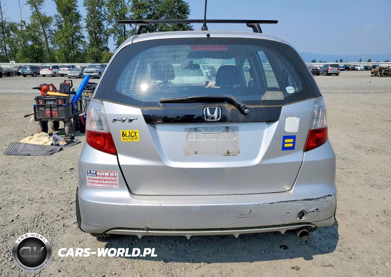 2013 Honda Fit VIN:JHMGE8H38DC078395 - 6
