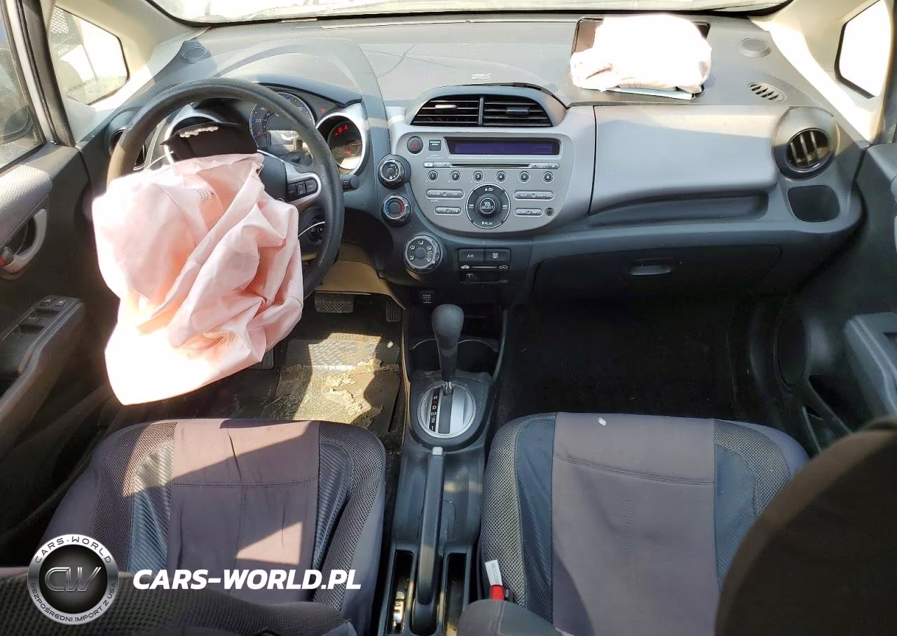 2013 Honda Fit VIN:JHMGE8H38DC078395 - 8