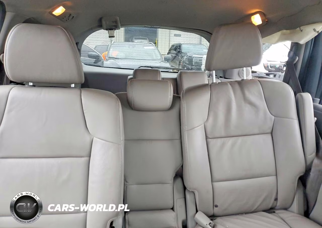 2013 Honda Odyssey Touring VIN:5FNRL5H93DB076396 - 10