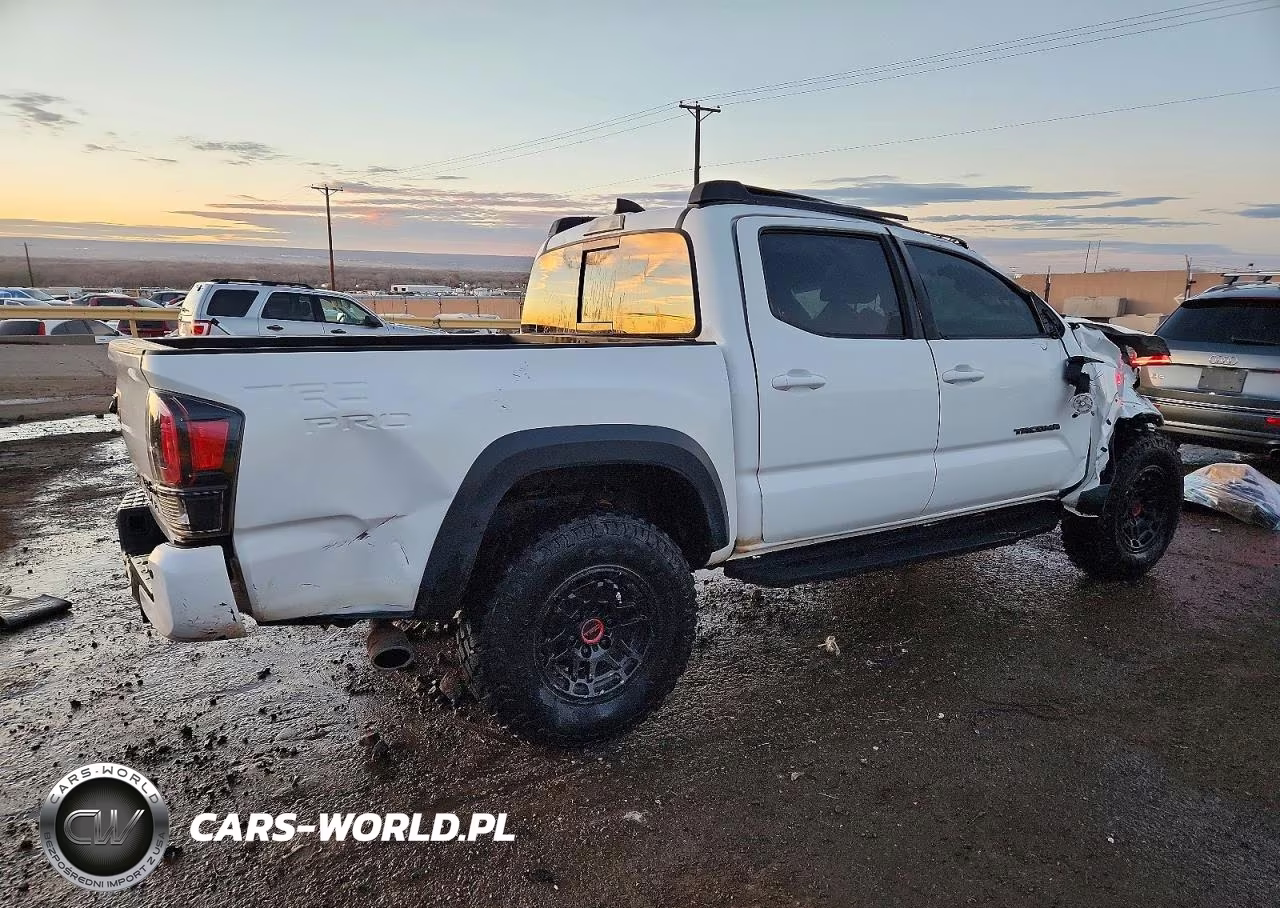 2022 Toyota Tacoma Double Cab VIN:3TYCZ5AN7NT097796 - 3