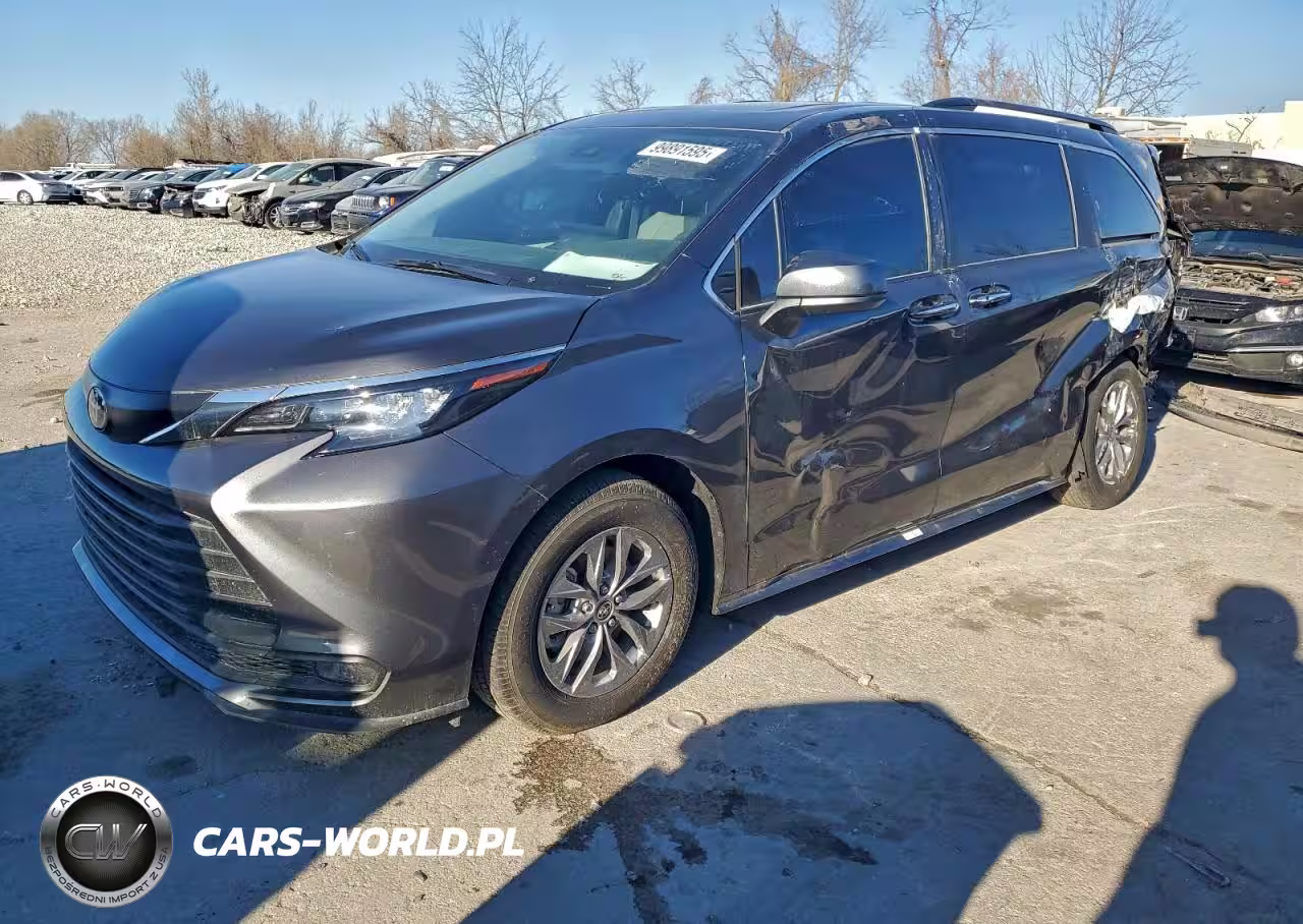 2025 Toyota Sienna Xle