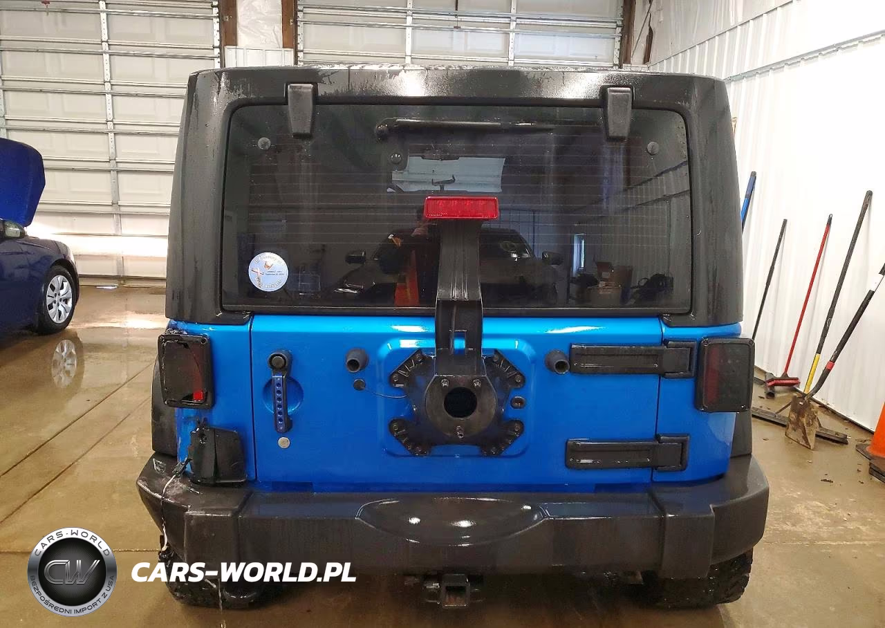 2015 Jeep Wrangler Unlimited Sport VIN:1C4BJWDG5FL692134 - 6