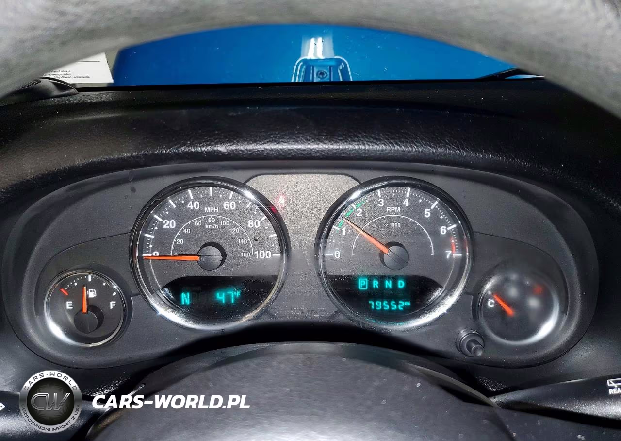 2015 Jeep Wrangler Unlimited Sport VIN:1C4BJWDG5FL692134 - 9