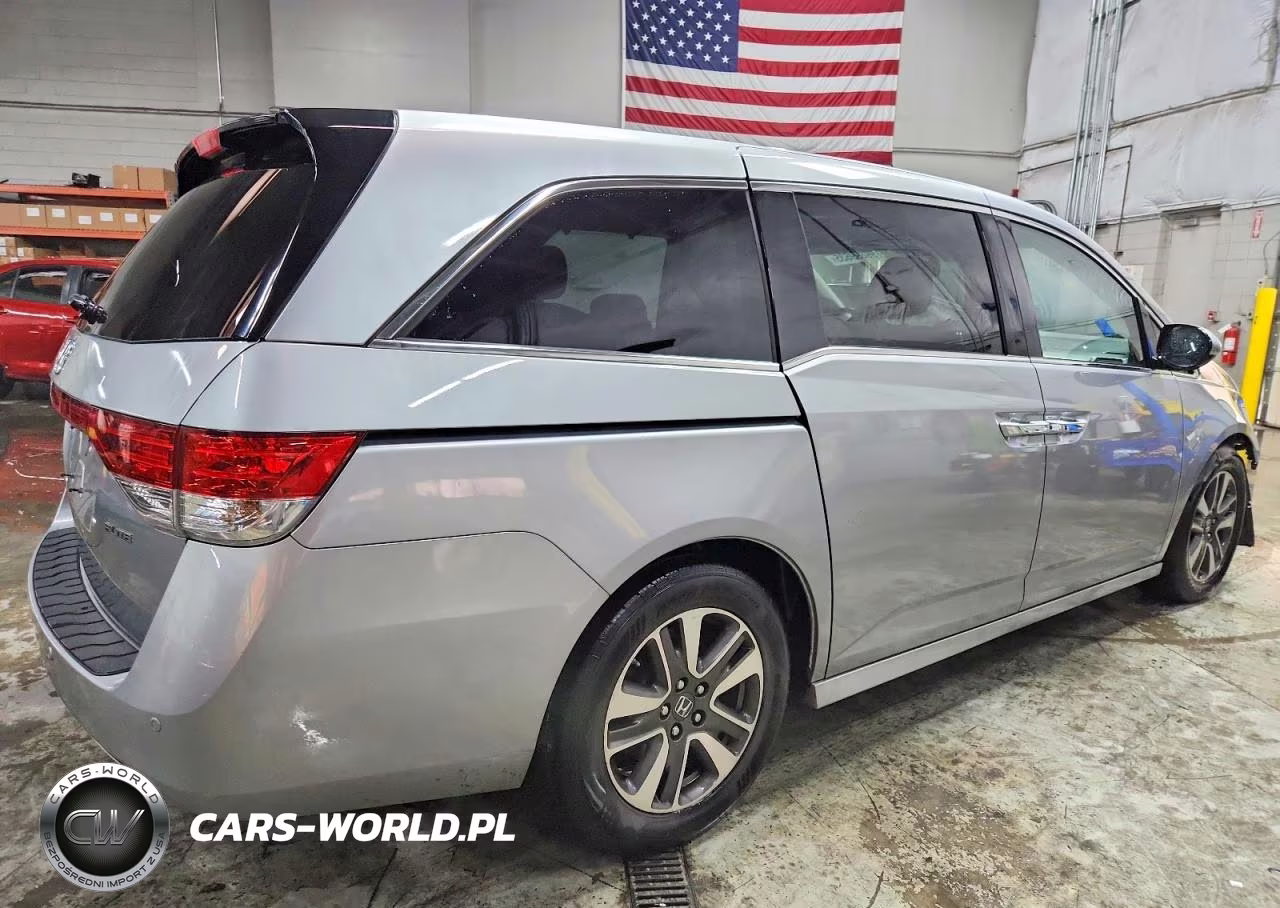 2016 Honda Odyssey Touring VIN:5FNRL5H91GB055874 - 3