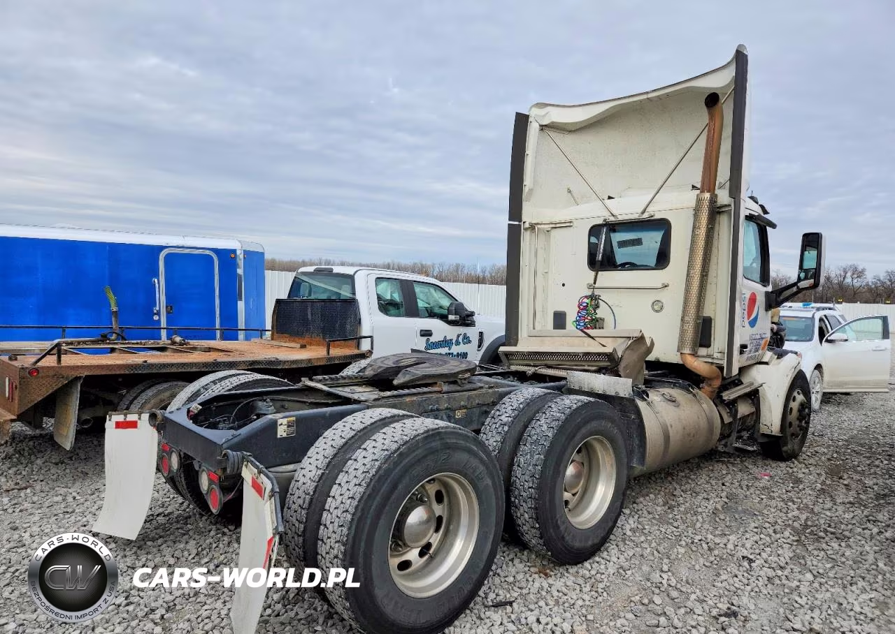 2021 Peterbilt 579 VIN:1XPBD49X3MD739431 - 4