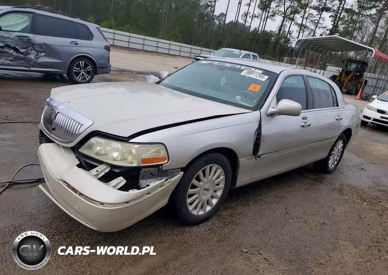 2003 Lincoln Town Car Executive