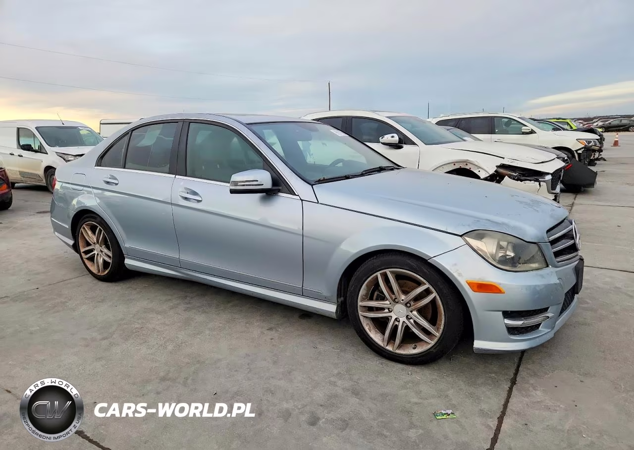 2013 Mercedes-Benz C 250 VIN:WDDGF4HB6DA778643 - 4