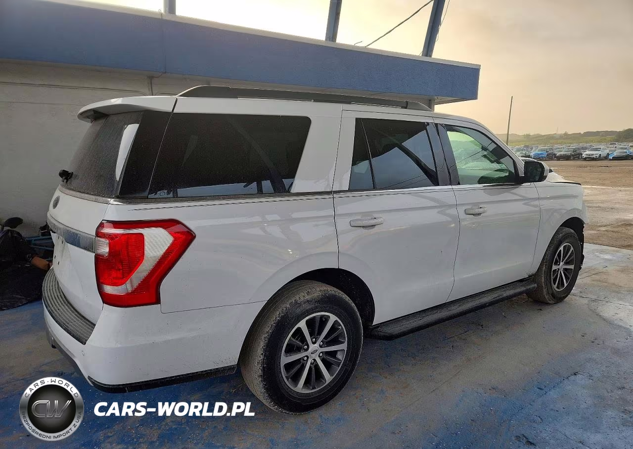 2018 Ford Expedition Xlt VIN:1FMJU1HT2JEA44224 - 3