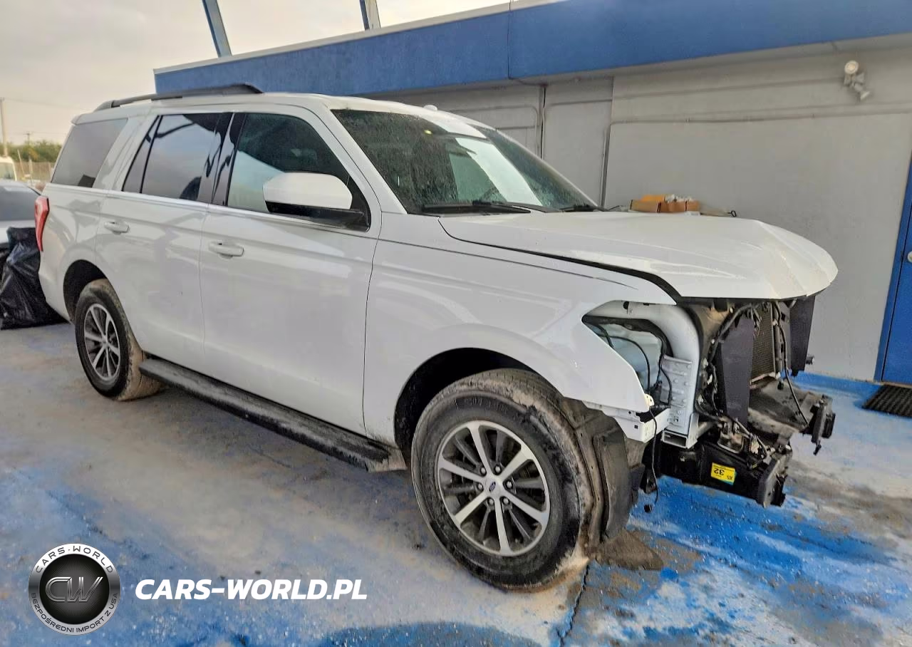 2018 Ford Expedition Xlt VIN:1FMJU1HT2JEA44224 - 4