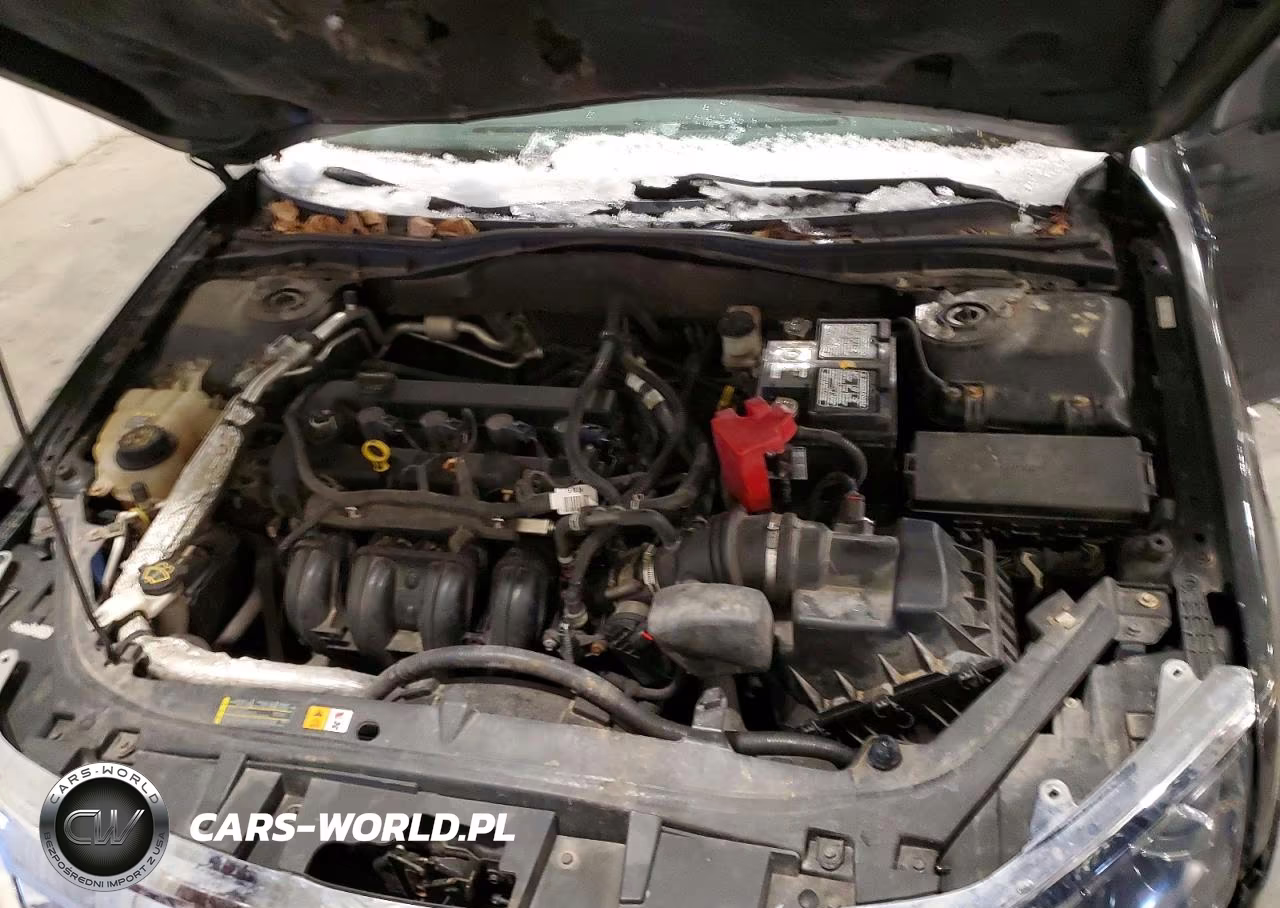 2012 Ford Fusion S VIN:3FAHP0GAXCR353529 - 11