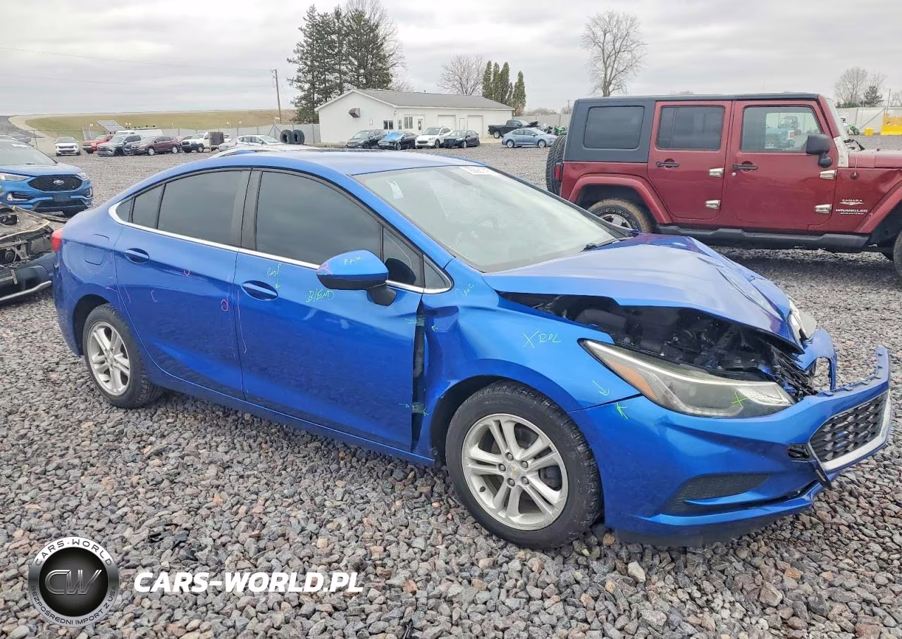 2018 Chevrolet Cruze Lt VIN:1G1BE5SM1J7229098 - 4