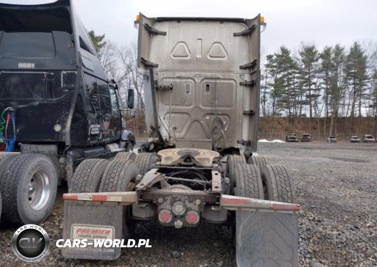 2018 Freightliner Cascadia 126 VIN:3AKJHHDR6JSJC9745 - 16