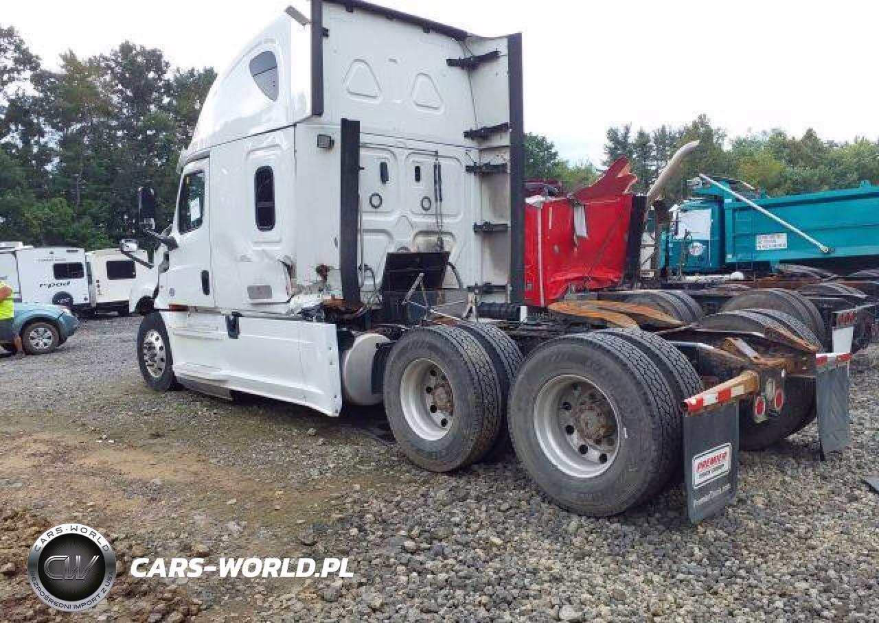 2018 Freightliner Cascadia 126 VIN:3AKJHHDR6JSJC9745 - 4