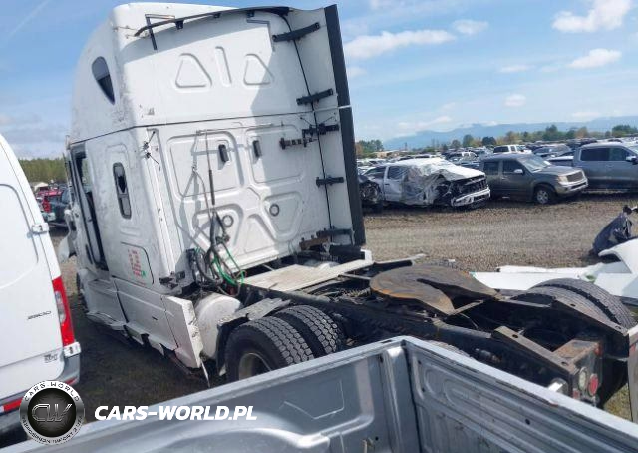 2021 Freightliner New Cascadia 126 VIN:1FUJHHDR7MLMA7424 - 4