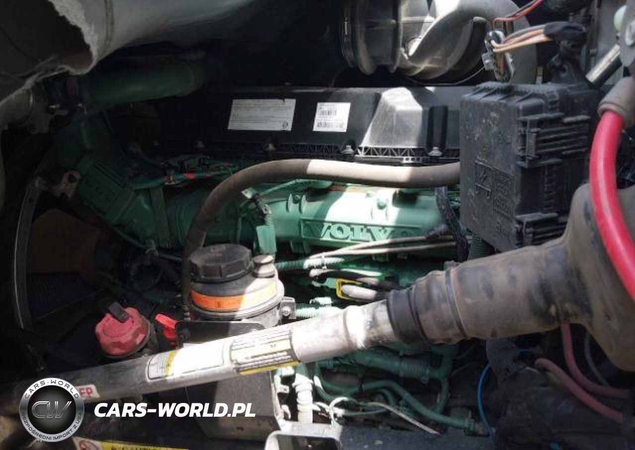 2023 Volvo VIN:4V4NC9EH5PN326233 - 10