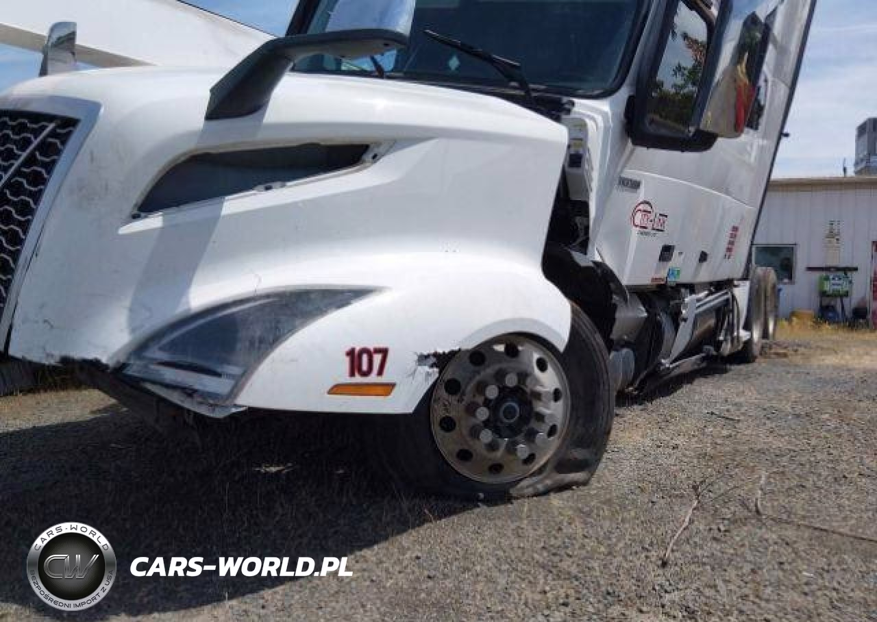 2023 Volvo VIN:4V4NC9EH5PN326233 - 12