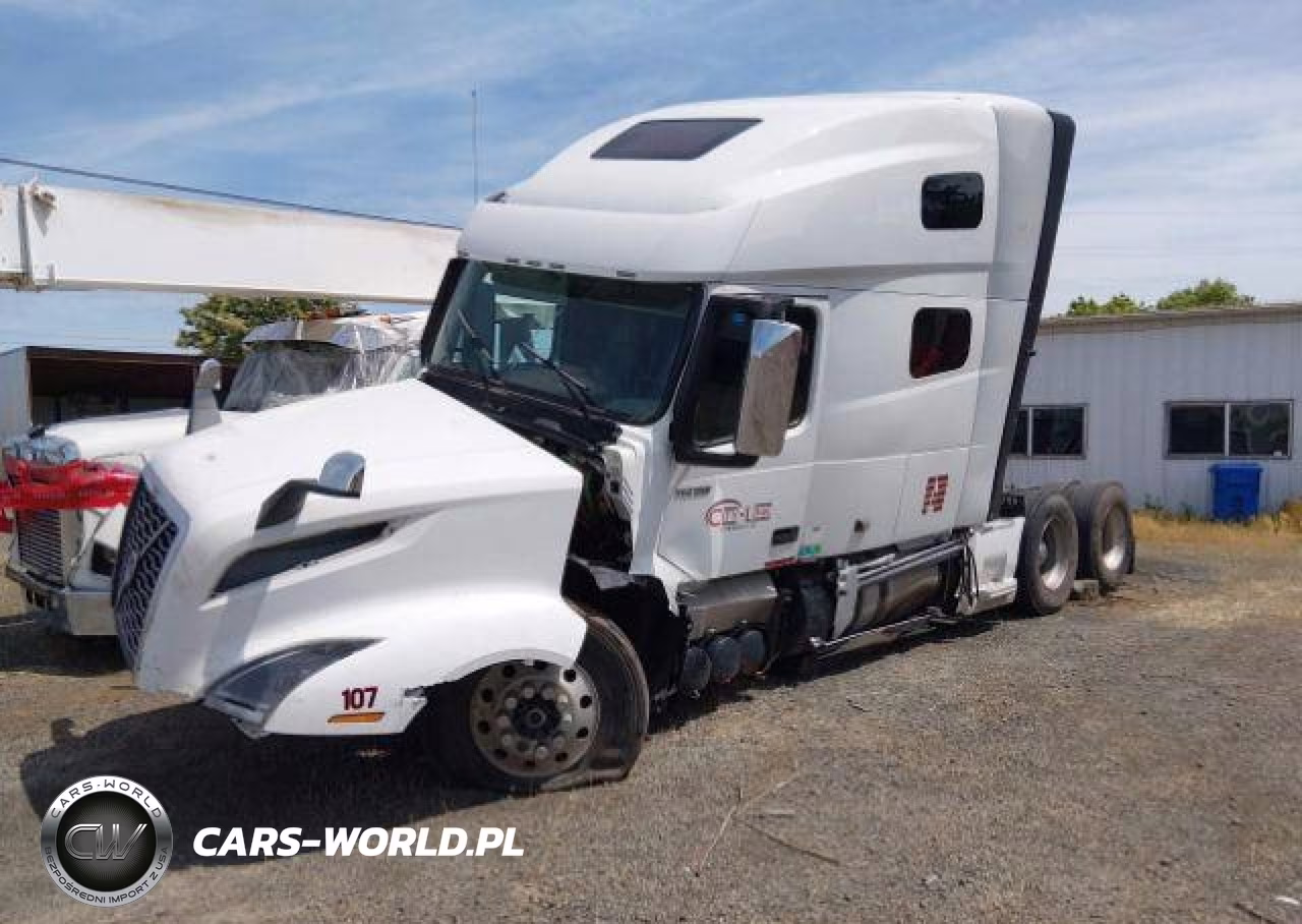 2023 Volvo VIN:4V4NC9EH5PN326233 - 3