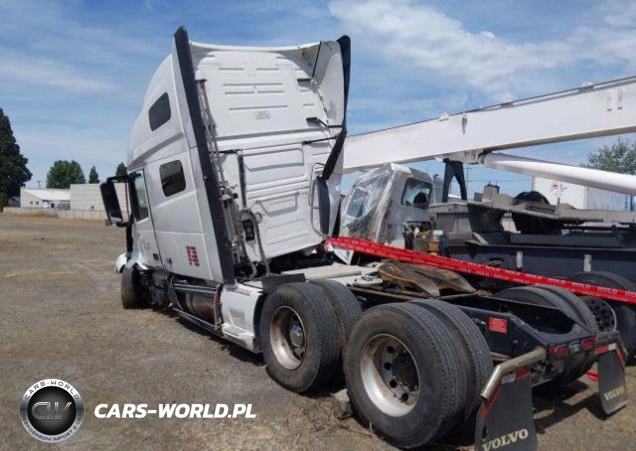 2023 Volvo VIN:4V4NC9EH5PN326233 - 4