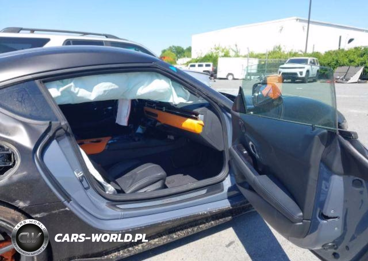 2025 Toyota Supra Premium VIN:WZ1DB0G01SW069105 - 6
