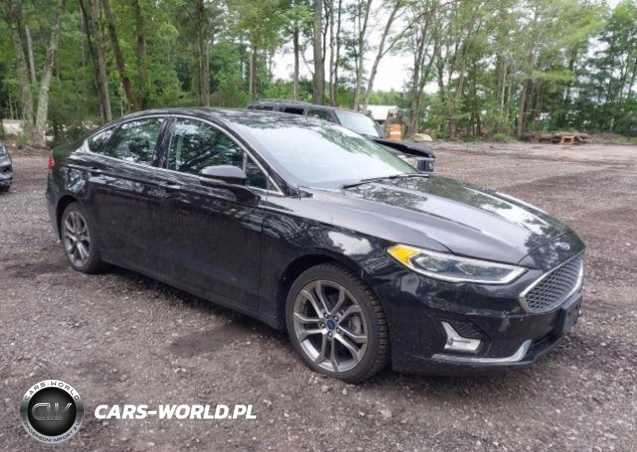 2020 Ford Fusion Titanium – zdjęcie 1 z 18