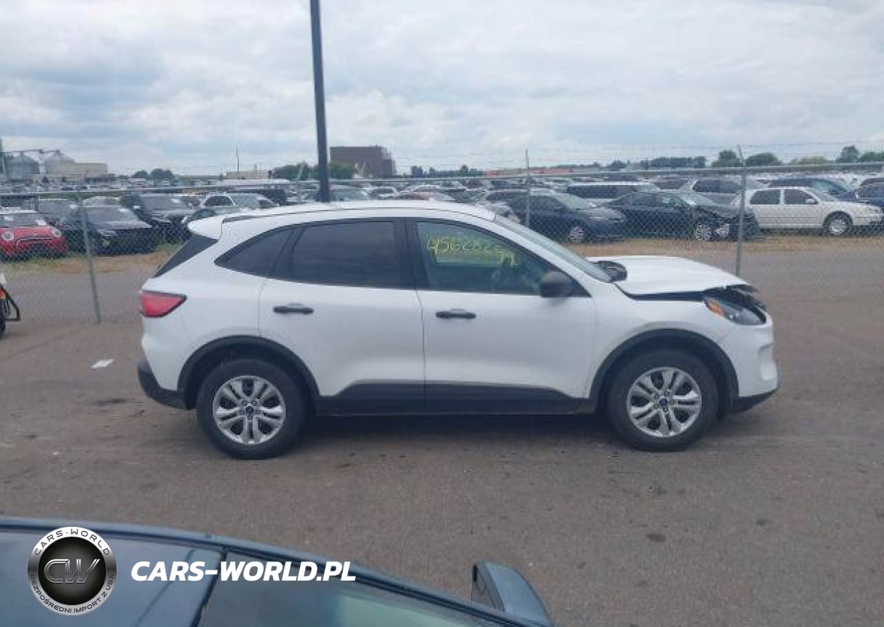 2020 Ford Escape S VIN:1FMCU9F60LUC37971 - 15
