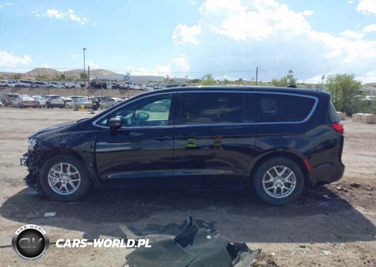 2025 Chrysler Pacifica Select VIN:2C4RC1BGXSR574385 - 16