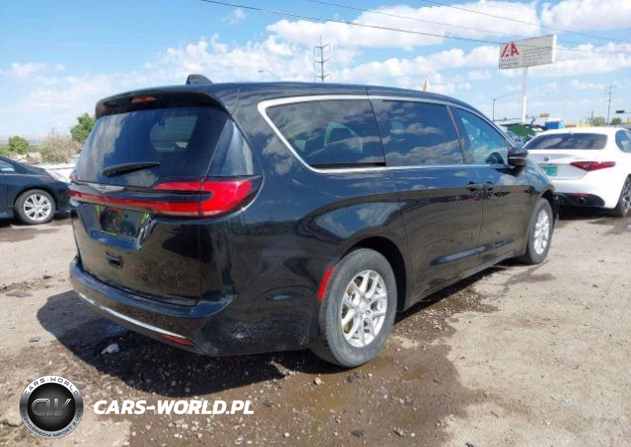 2025 Chrysler Pacifica Select VIN:2C4RC1BGXSR574385 - 5