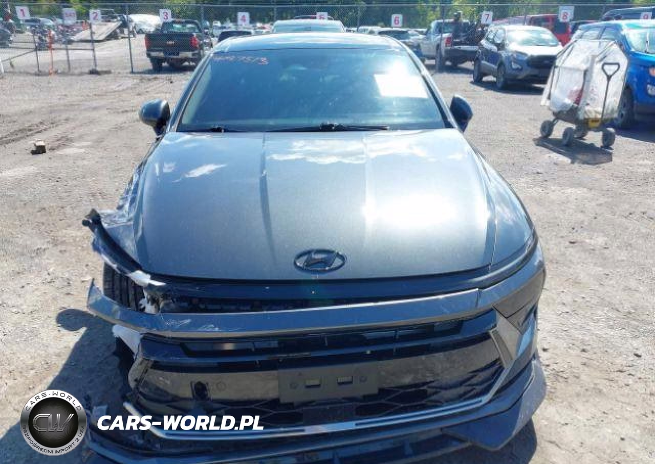 2025 Hyundai Sonata VIN:KMHL44JA1SA490344 - 13