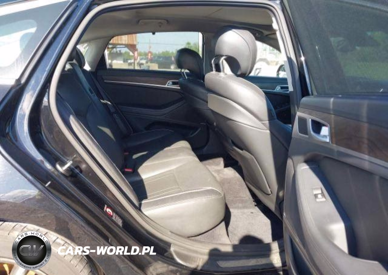 2015 Hyundai Genesis 3.8L VIN:KMHGN4JE5FU078871 - 9