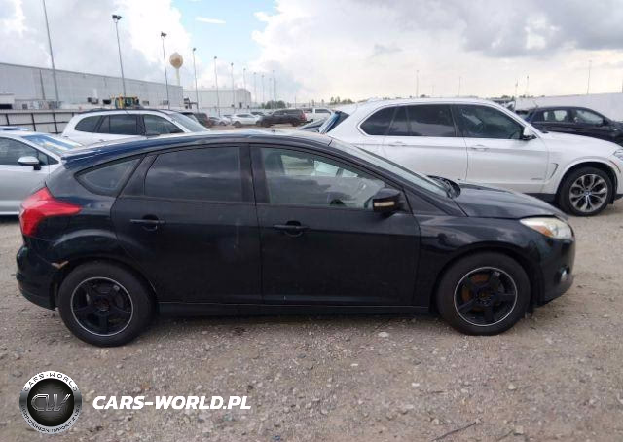 2013 Ford Focus Se VIN:1FADP3K20DL287363 - 14