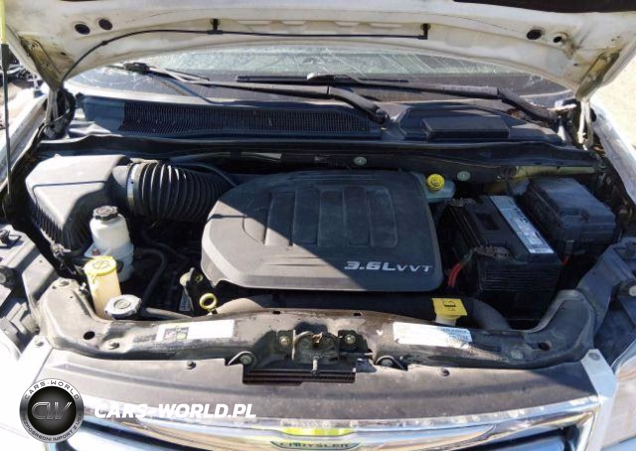 2015 Chrysler Town & Country Limited VIN:2C4RC1JG2FR740471 - 11