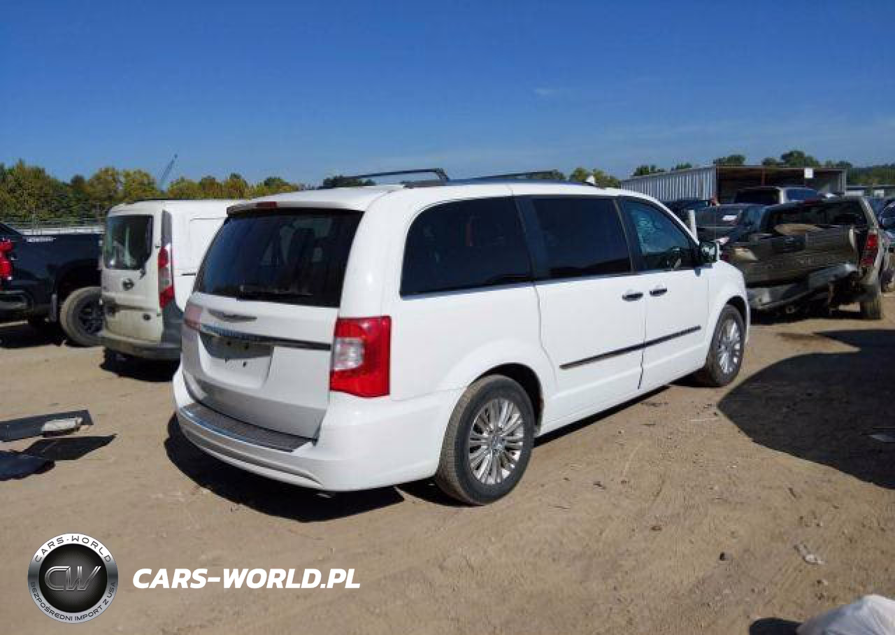 2015 Chrysler Town & Country Limited VIN:2C4RC1JG2FR740471 - 5