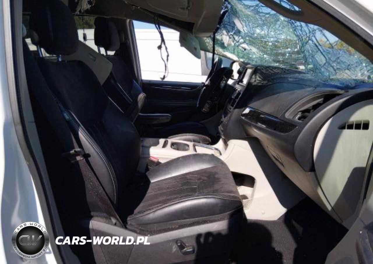 2015 Chrysler Town & Country Limited VIN:2C4RC1JG2FR740471 - 6