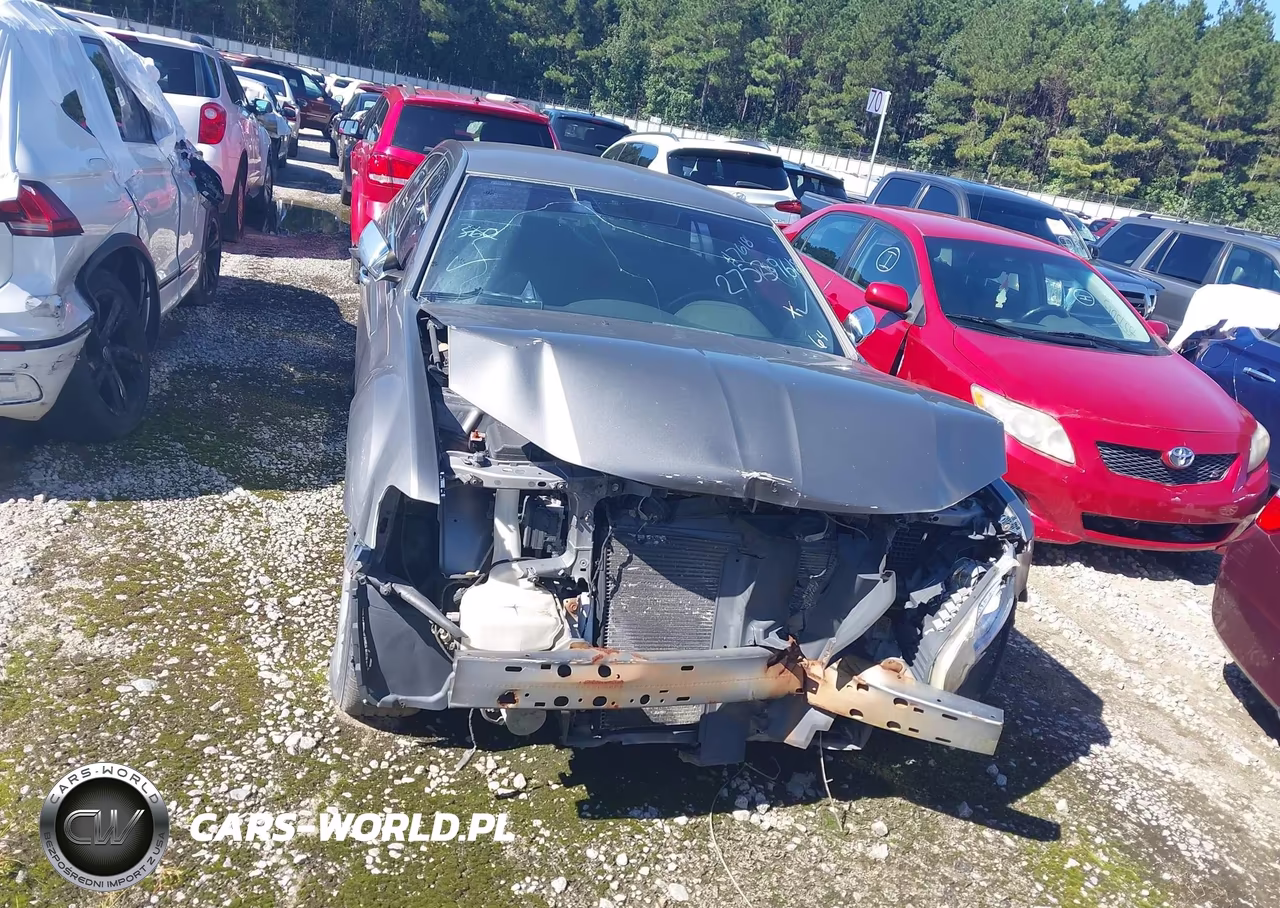 2012 Chrysler 300 Limited VIN:2C3CCACGXCH199615 - 12