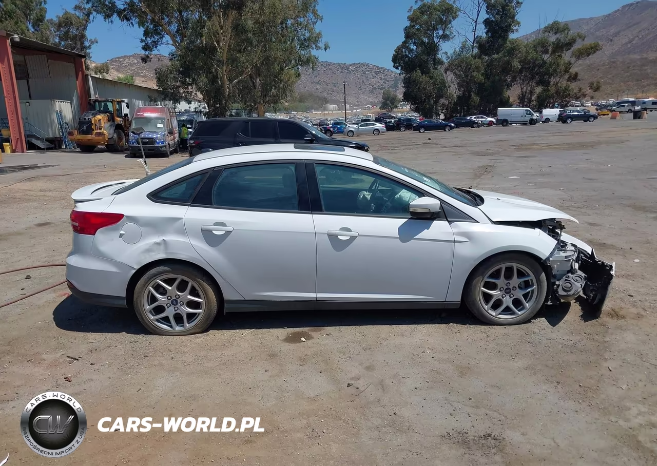 2015 Ford Focus Se VIN:1FADP3F20FL348689 - 13