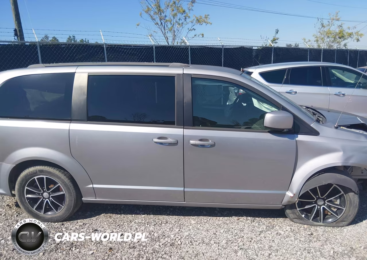 2018 Dodge Grand Caravan Gt VIN:2C4RDGEG8JR359937 - 13