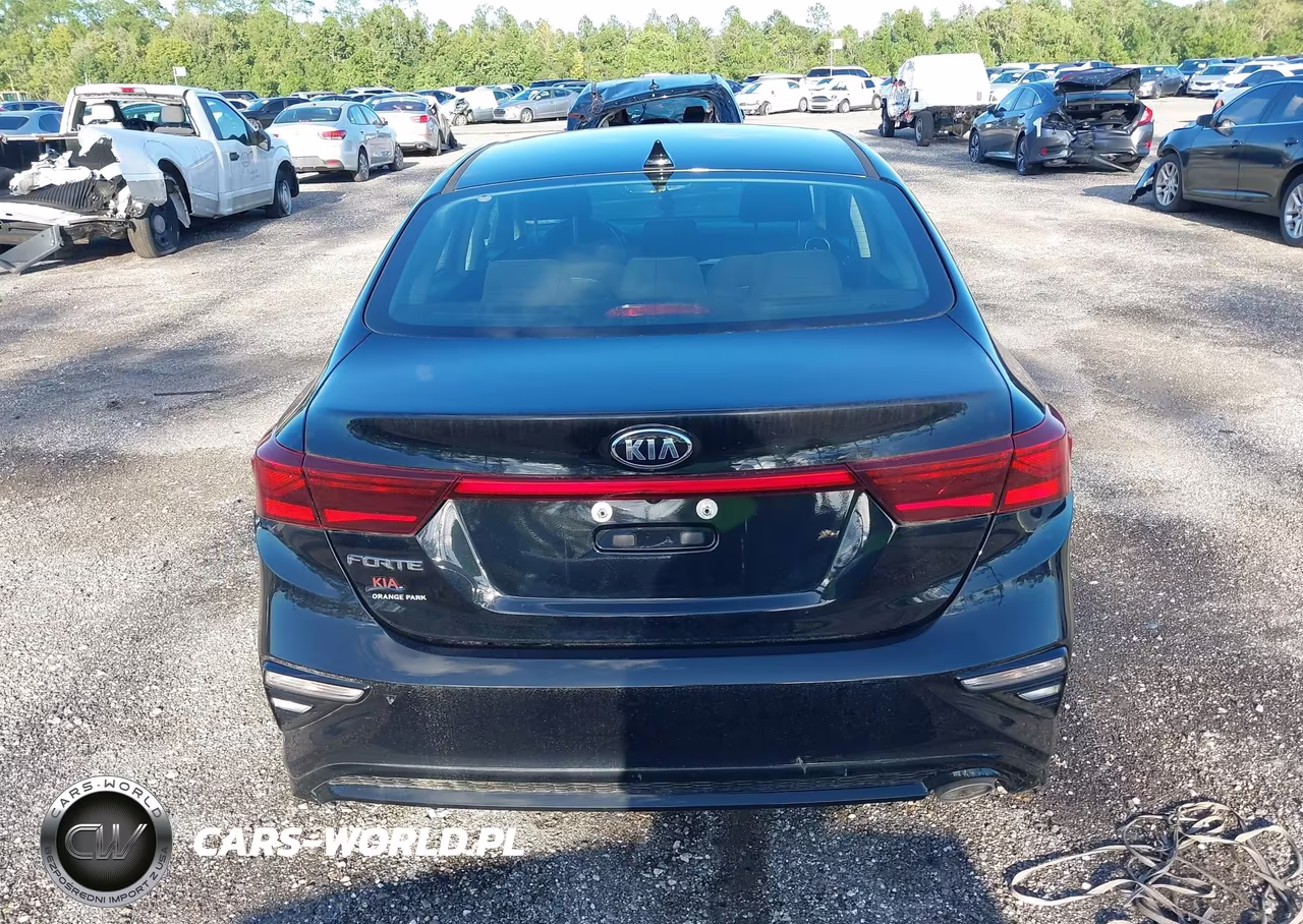 2020 Kia Forte Lxs VIN:3KPF24AD5LE232179 - 16
