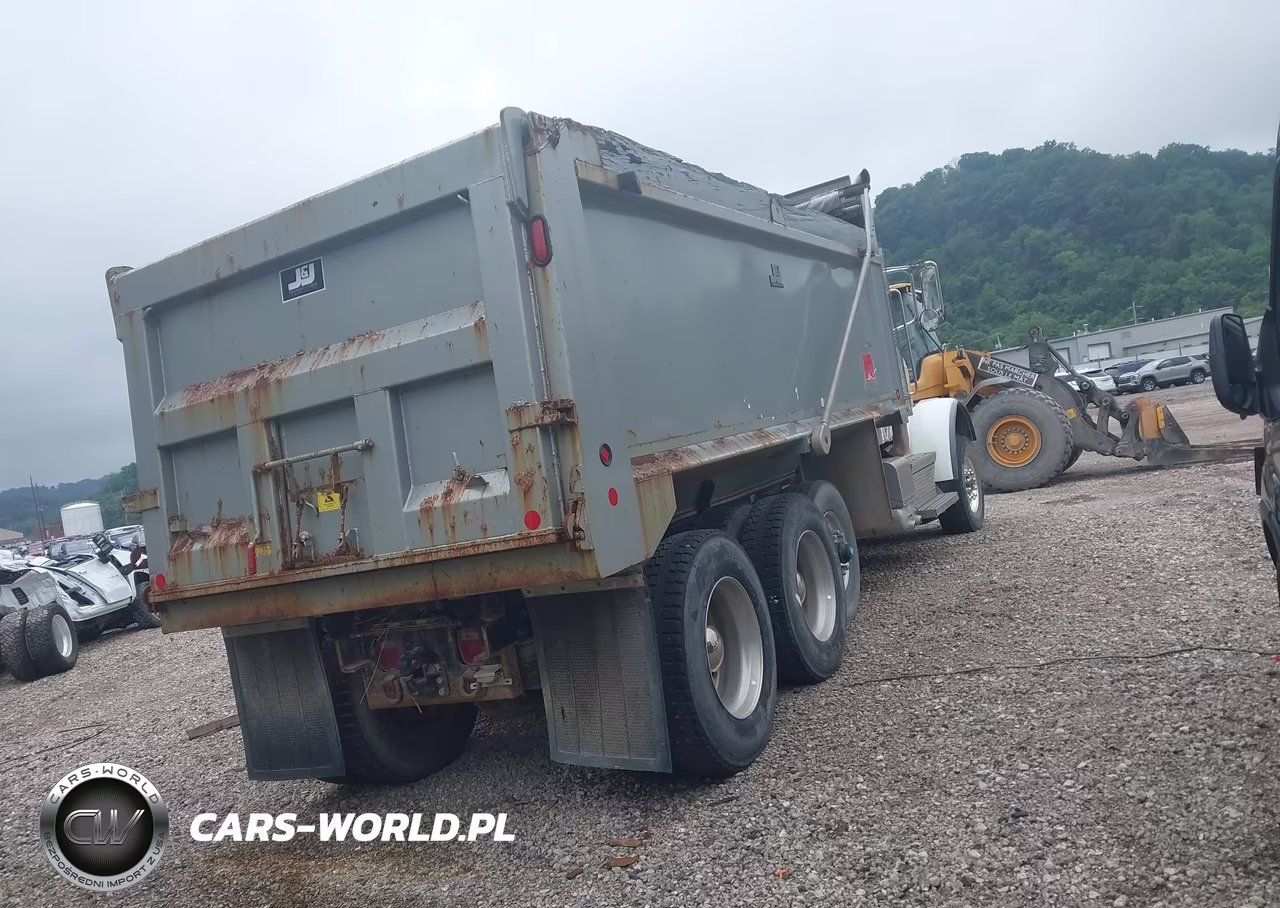 2018 Peterbilt 365 VIN:1NPSXPEX3JD460839 - 4