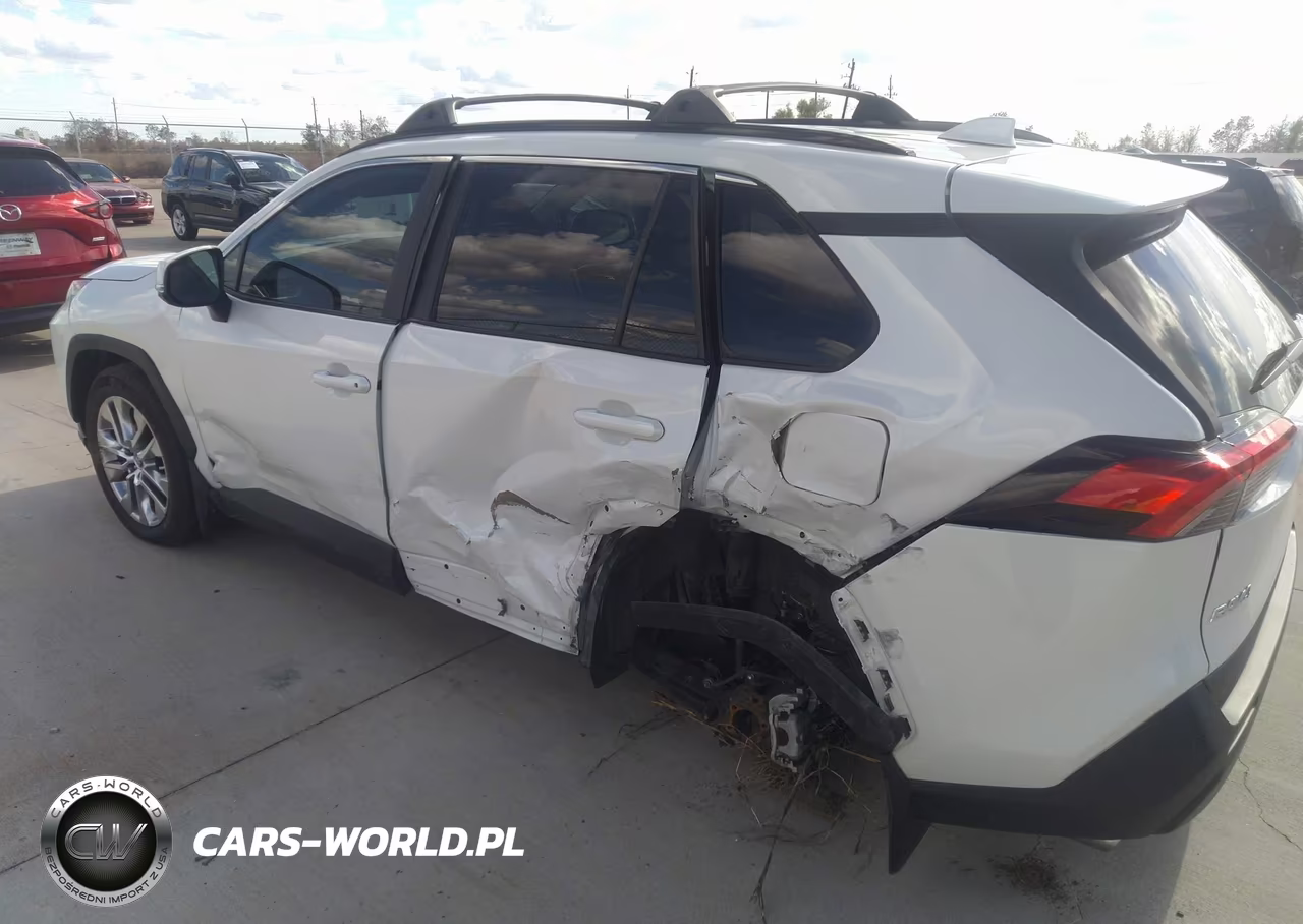 2021 Toyota Rav4 Xle Premium VIN:2T3C1RFV1MW116813 - 3