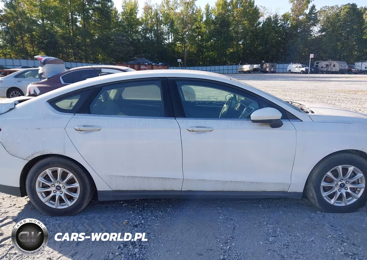 2015 Ford Fusion S VIN:1FA6P0G75F5130298 - 13