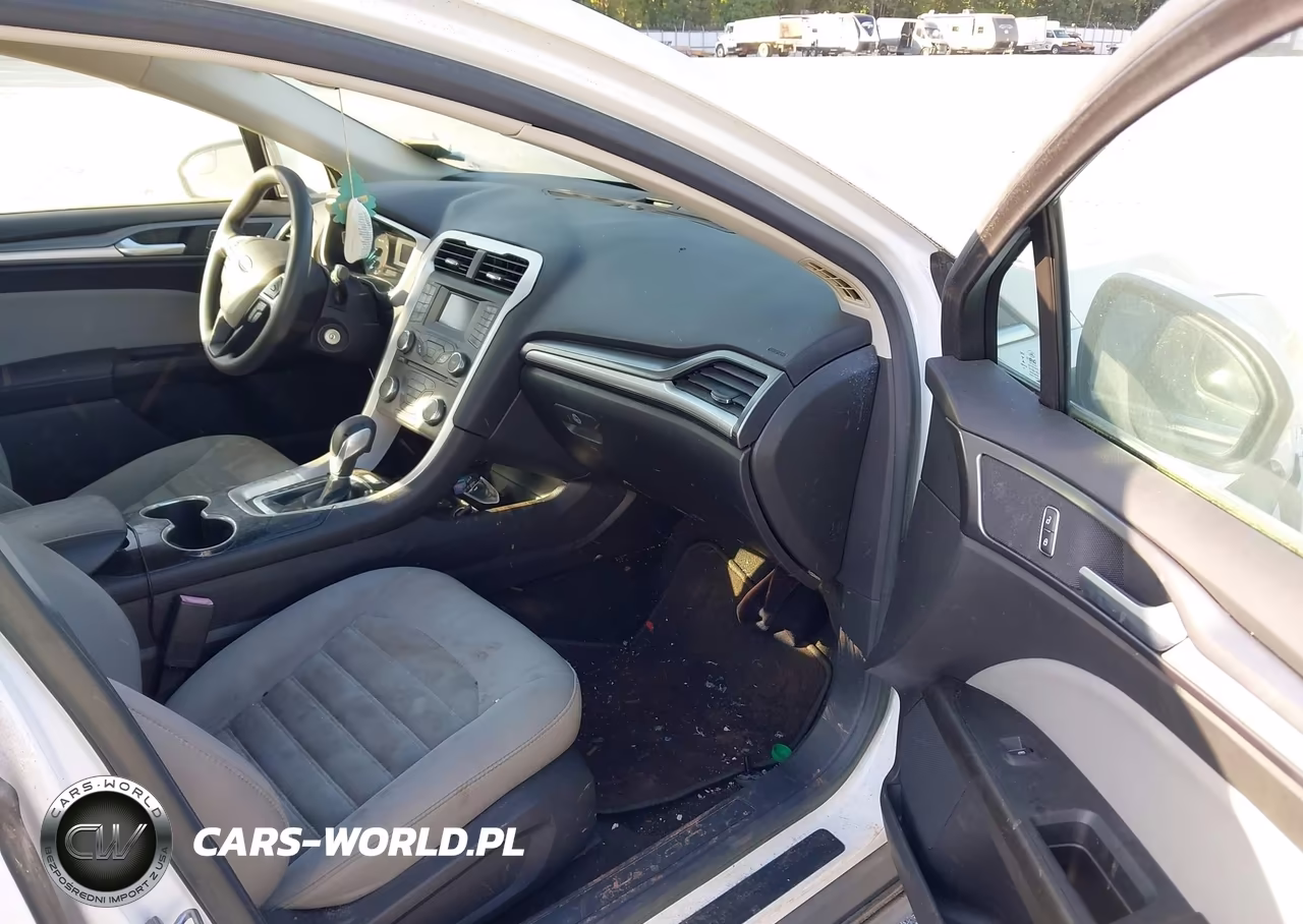 2015 Ford Fusion S VIN:1FA6P0G75F5130298 - 5