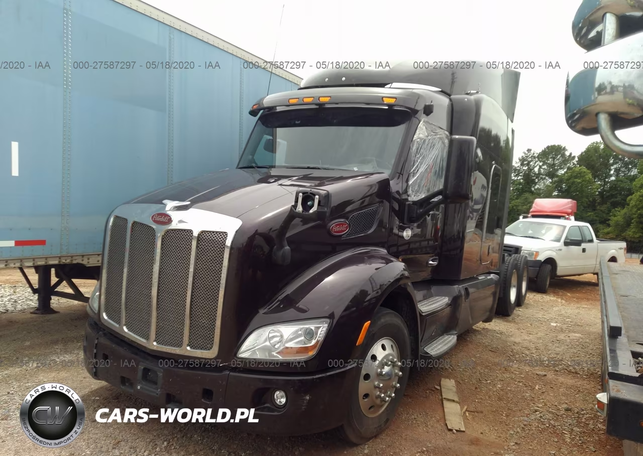 2017 Peterbilt 579 VIN:1XPBDP9X8HD363669 - 2