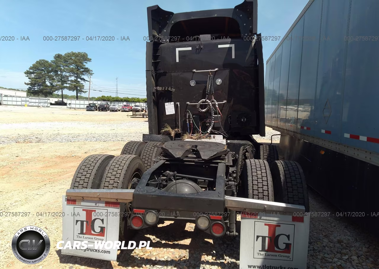 2017 Peterbilt 579 VIN:1XPBDP9X8HD363669 - 8