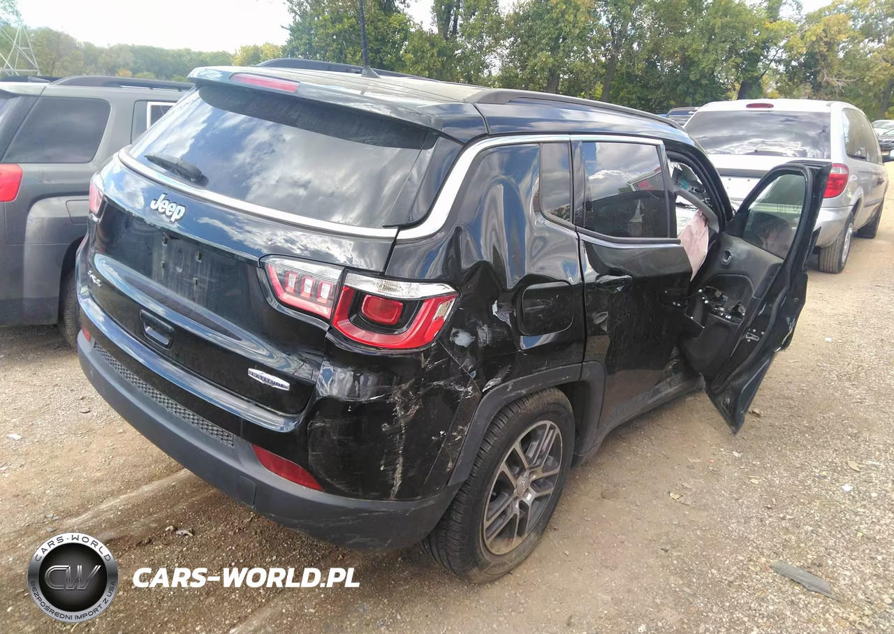 2018 Jeep Compass Latitude 4X4 VIN:3C4NJDBB1JT485407 - 4