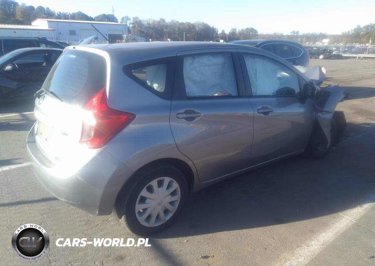2015 Nissan Versa Note S Plus-Sv-Sr-S (Sr)-Sl VIN:3N1CE2CP5FL373889 - 4