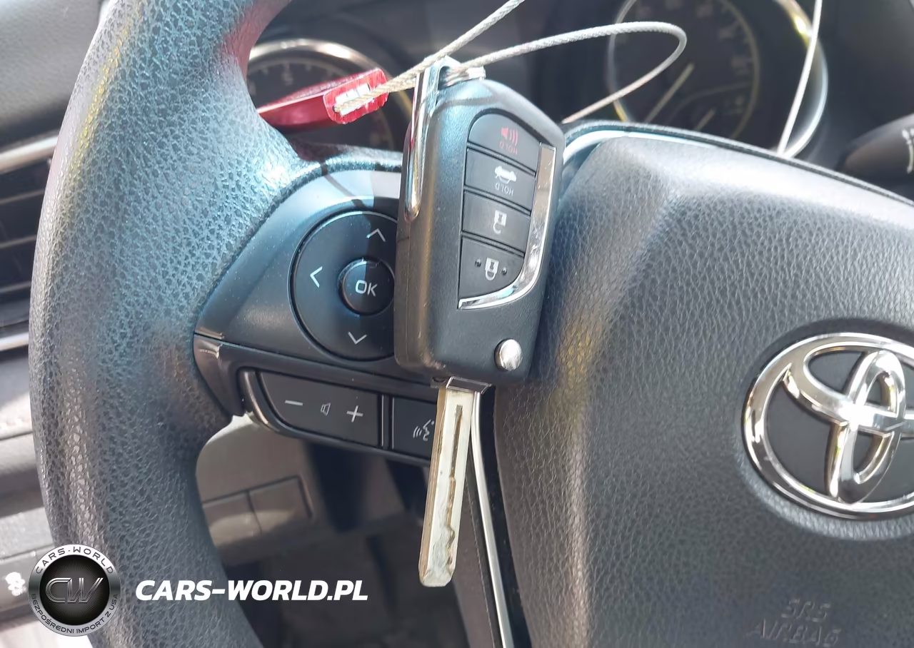 2019 Toyota Camry Le VIN:4T1B11HK8KU740596 - 11