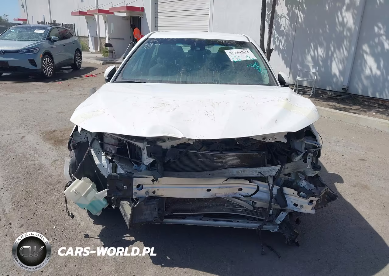2019 Toyota Camry Le VIN:4T1B11HK8KU740596 - 6