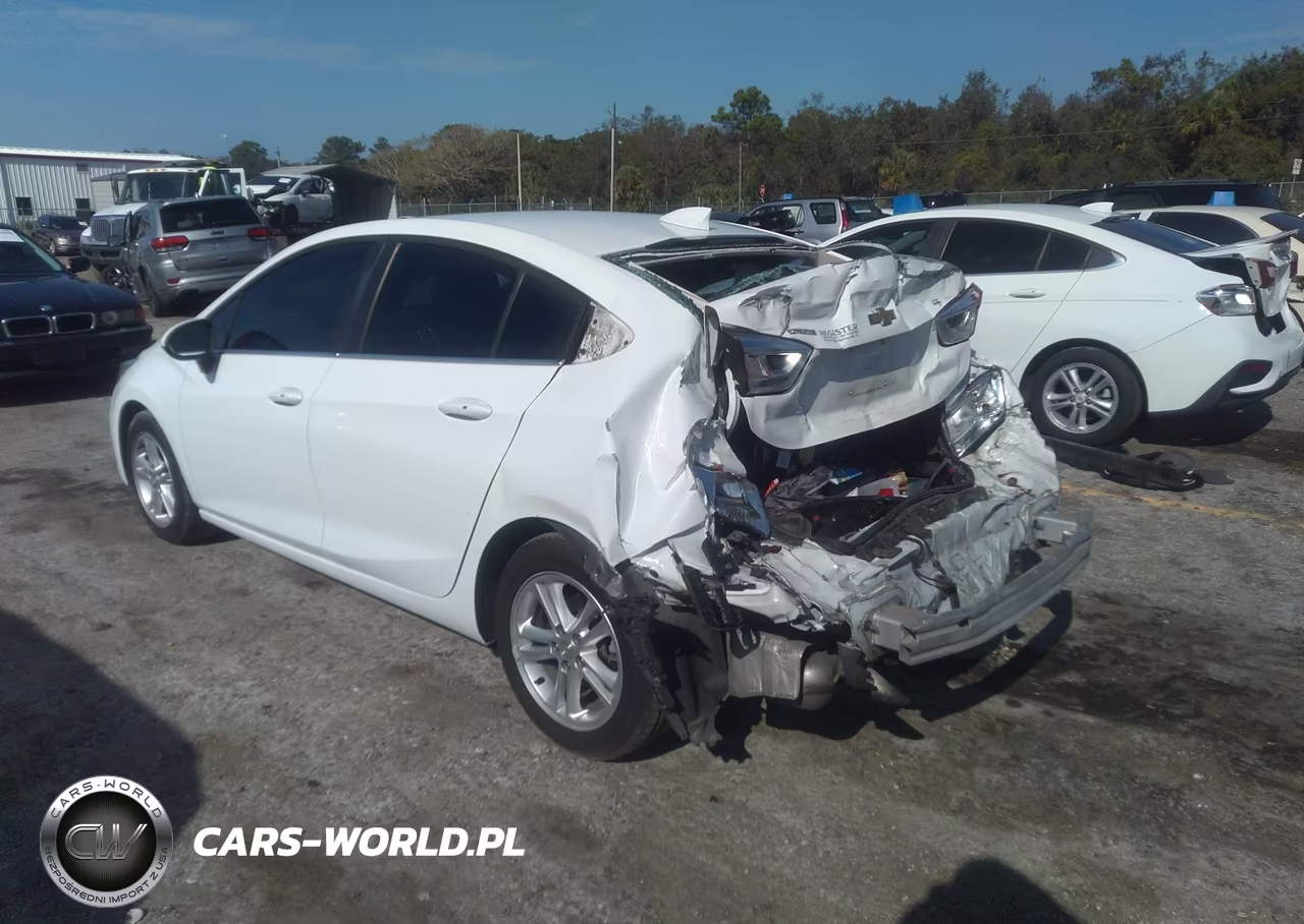 2018 Chevrolet Cruze Lt Auto VIN:1G1BE5SM9J7151895 - 3